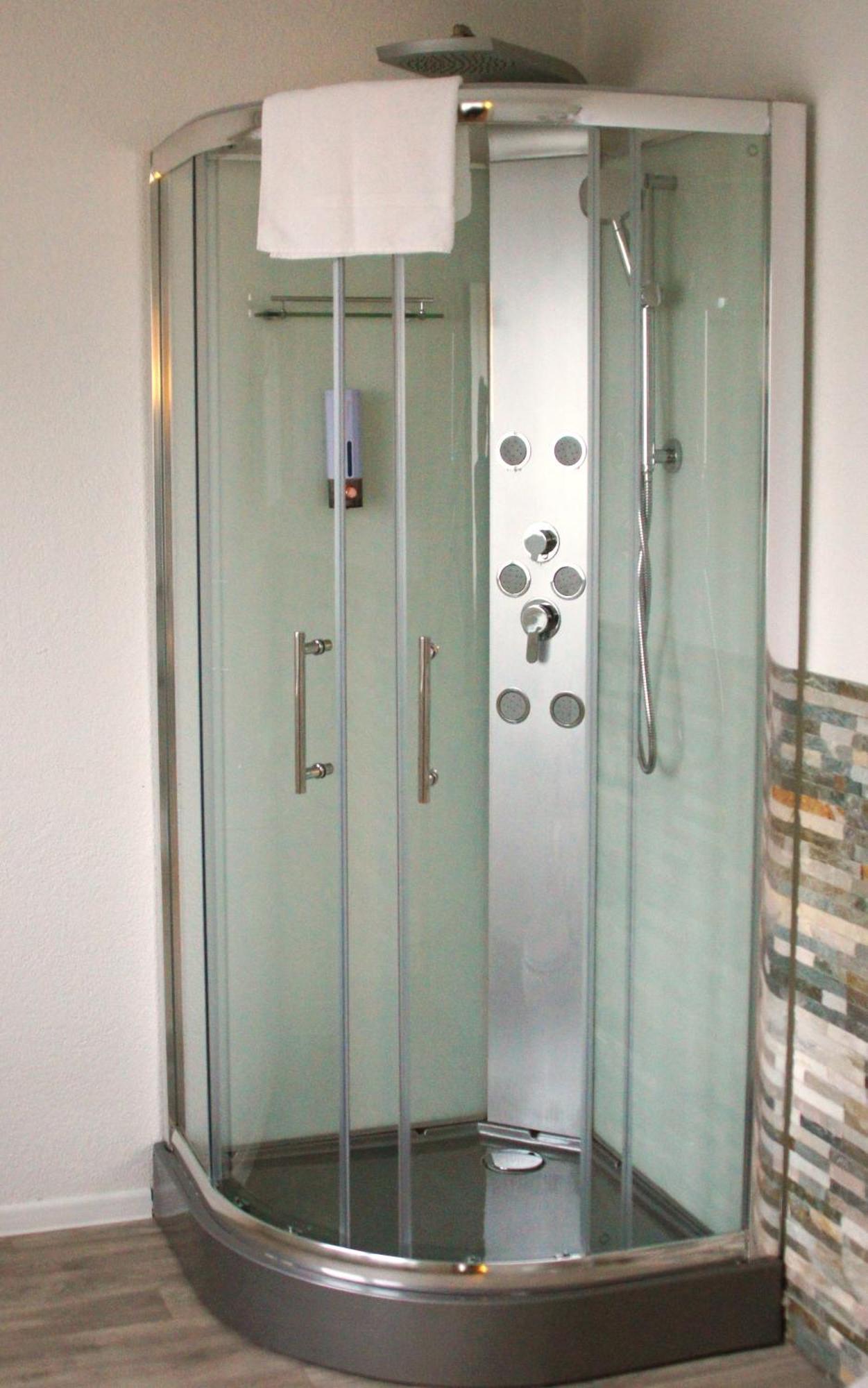Hotel 22 Dessau-Rosslau Esterno foto