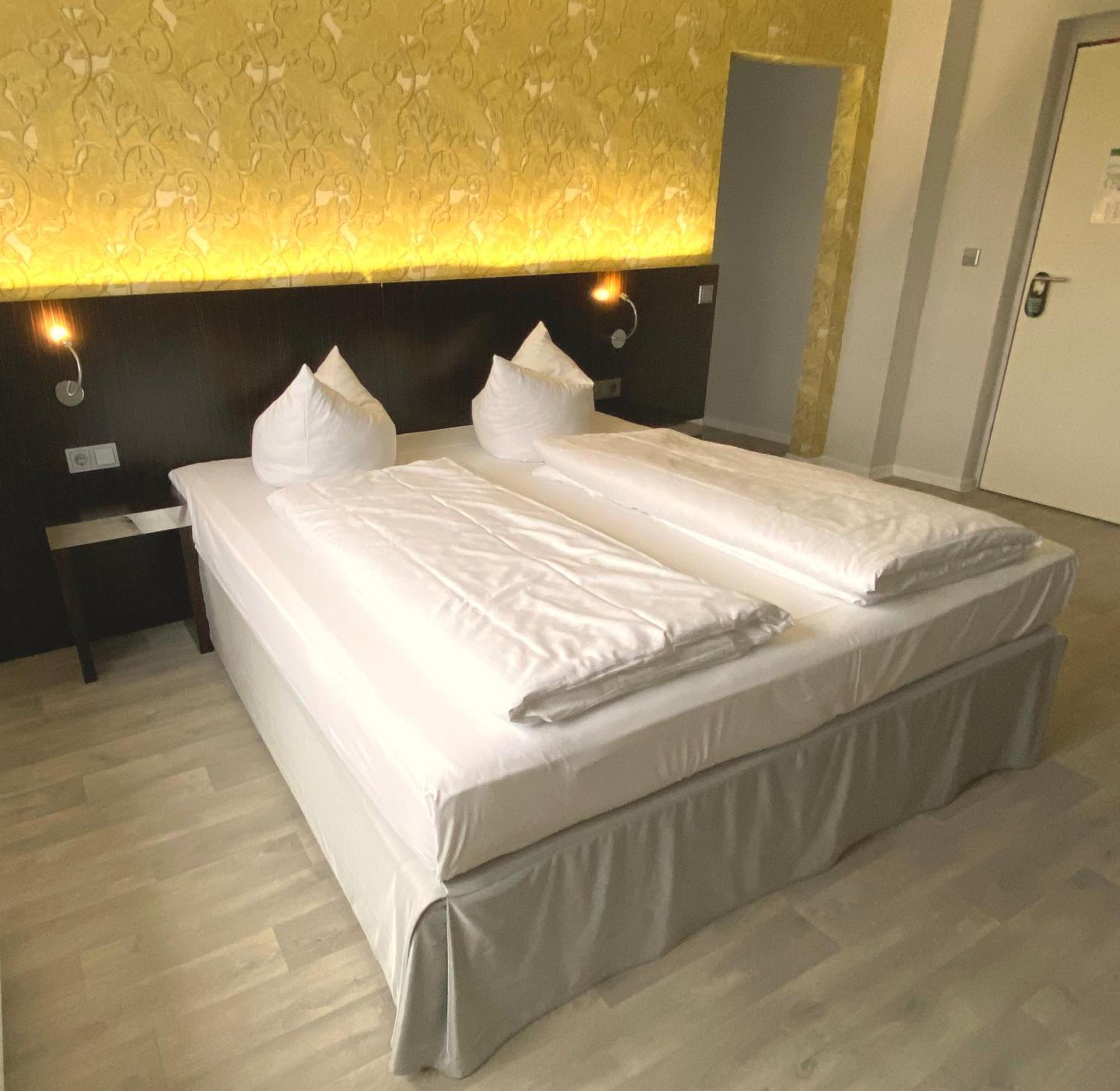 Hotel 22 Dessau-Rosslau Esterno foto
